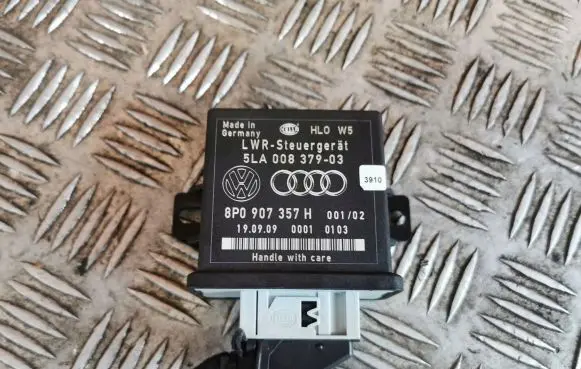 Audi A8 S8 D3 4E Light module LCM 8P0907357H