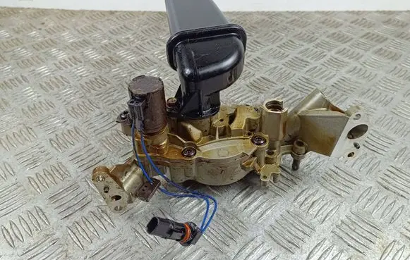 Jeep Grand Cherokee WL Oil pump 04893782