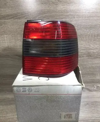 Volkswagen PASSAT B4 Rear/tail lights 3A5945112B 9EL141890