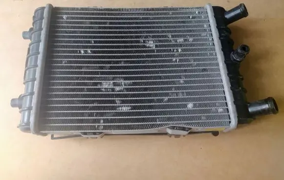 Audi Q8 Coolant radiator 4M0121212D