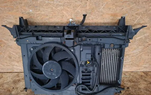 Peugeot 308 Radiator support slam panel bracket 
