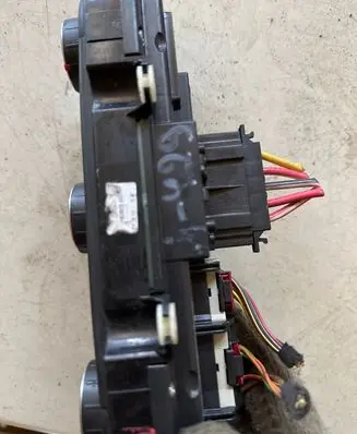 Volkswagen PASSAT B7 Climate control unit 5HB00975170