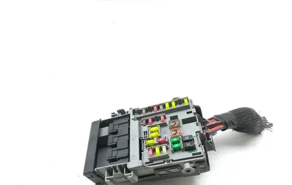 Opel Insignia A Fuse module 13222786