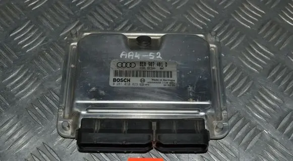 Audi A4 S4 B7 8E 8H Engine control unit/module 0281010823 8E0907401D