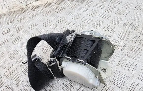 Rear seatbelt