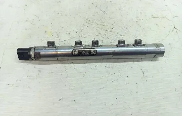 Mini Cooper Countryman R60 Fuel main line pipe 7823460 0445214237