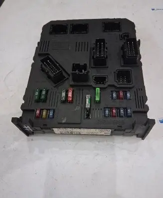 Peugeot 206+ Comfort/convenience module 9646777380