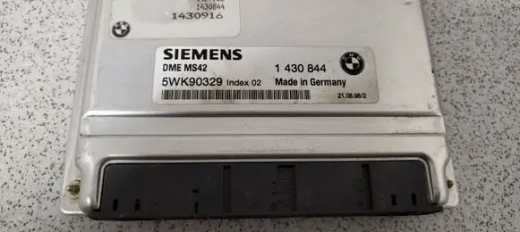 BMW 5 E39 Engine control unit/module 1430916 1430844