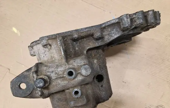 Volkswagen Golf I Other gearbox part 020301103