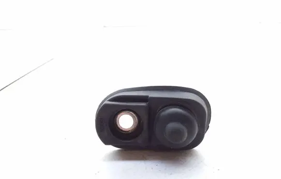Suzuki Liana Front door sensor 