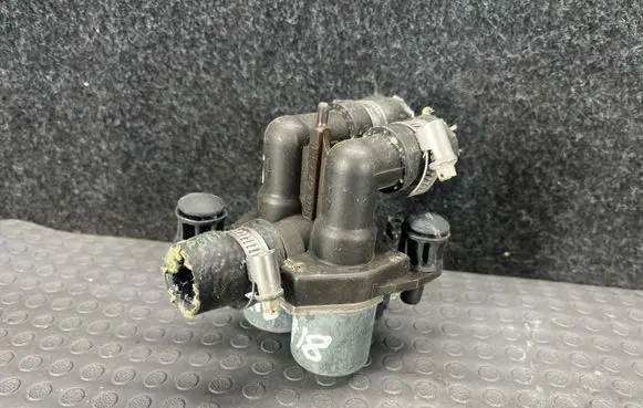 Mercedes-Benz CLK A208 C208 Coolant heater control valve 0018303484
