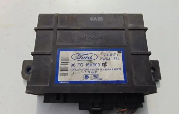 Ford Focus Comfort/convenience module 96FG15K600FA
