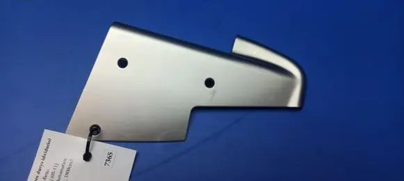 Mercedes-Benz SLK R171 Front door glass trim molding 1717280221 170608 575131229