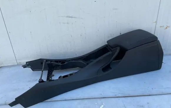 BMW 3 E90 E91 Center console E116231102 E116231127