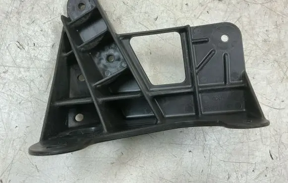 Chevrolet Corvette C8 Radiator mount bracket 84168884