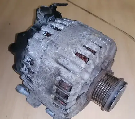 Volvo V50 Generator/alternator 30659390