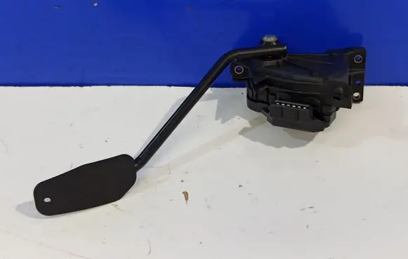Volvo XC90 Accelerator throttle pedal 30683519