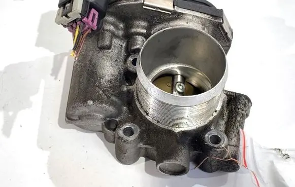 Opel Astra J Engine shut-off valve 55565489