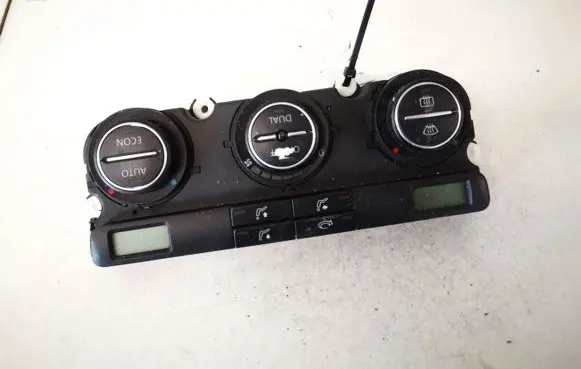 Volkswagen PASSAT B6 Climate control unit 74677530