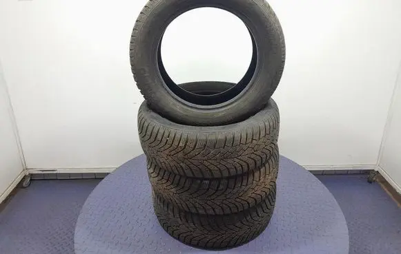 Opel Astra H R17 winter tire 8808956639860
