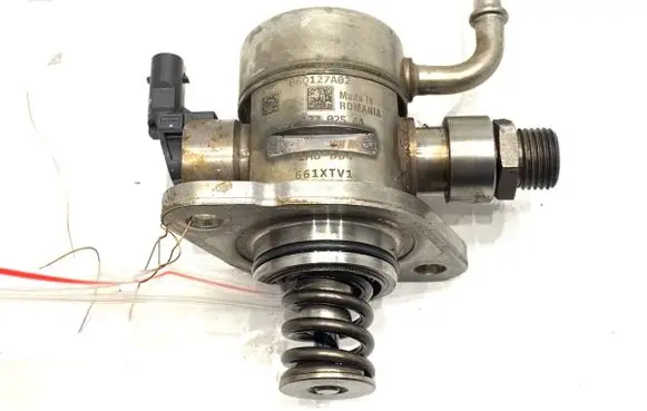 Cupra Formentor Fuel injection high pressure pump 06Q127025AA