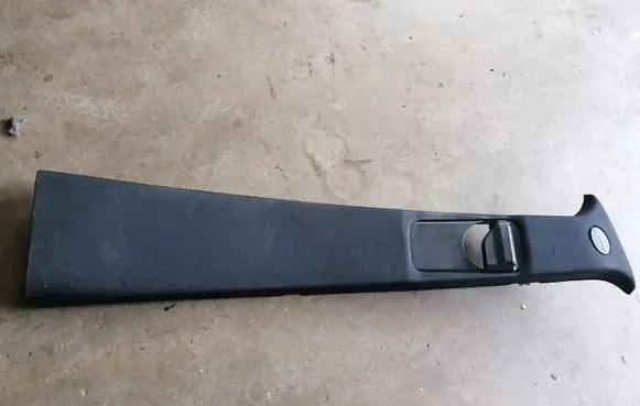 Mercedes-Benz ML W164 (B) pillar trim (top) A1646909825