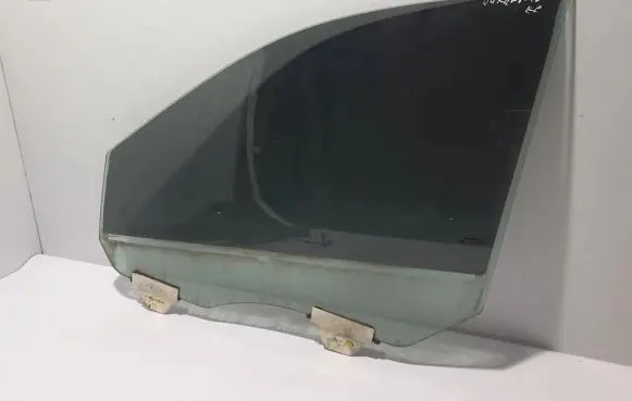 Dodge Durango Front door window glass four-door 68068671AD