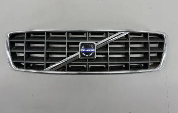 Volvo XC70 Front bumper upper radiator grill 9190986