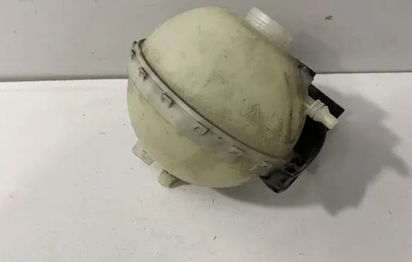 BMW 4 F32 F33 Coolant expansion tank/reservoir 7642159