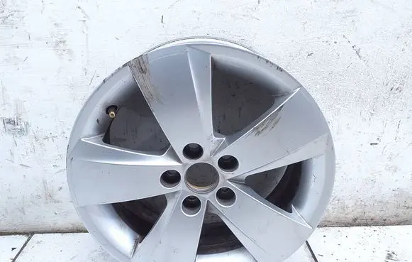 Skoda Fabia Mk3 (NJ) R15 alloy rim 6V0601025L