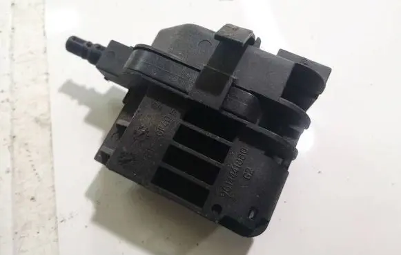 Citroen Xsara Seat back rest lock catch 9614441880