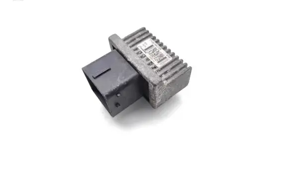 Nissan NV400 Glow plug pre-heat relay 110678071R