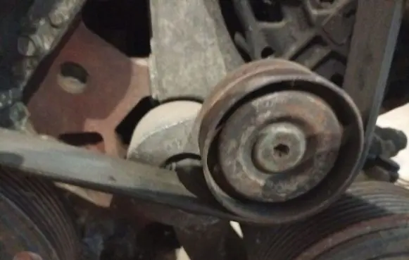 Renault Scenic II - Grand scenic II Generator/alternator belt tensioner