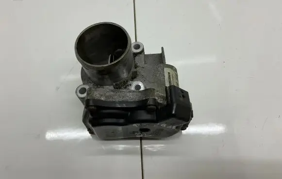 Nissan Qashqai+2 Throttle valve 8200987453B