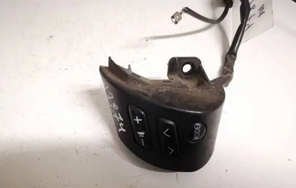 Toyota RAV 4 (XA20) Steering wheel buttons/switches 