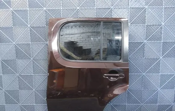 Nissan Cube Z12 Rear door