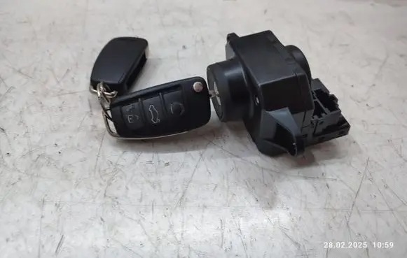 Audi Q7 4L Ignition lock 4F0909135