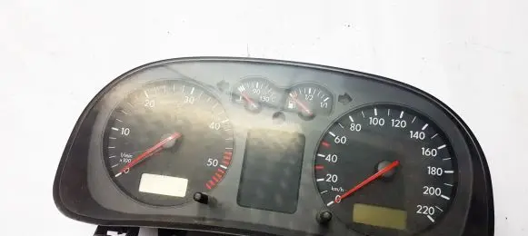 Volkswagen Golf IV Speedometer (instrument cluster) 1J0919860B