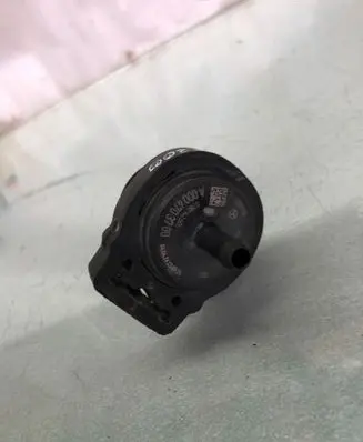 Mercedes-Benz GLA H247 Vacuum valve A0004703700