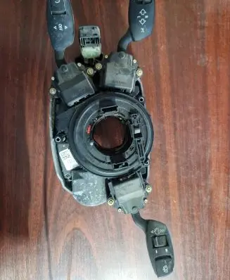 BMW 5 E60 E61 Steering wheel buttons/switches 6940816 LK00216146 01015032110335
