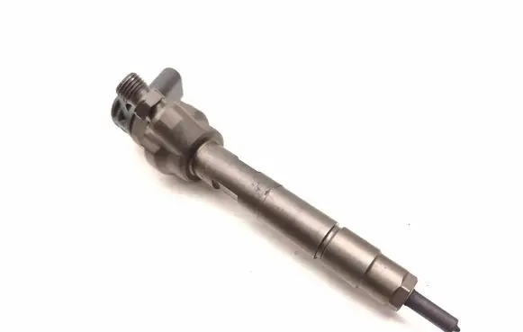 BMW 5 F10 F11 Fuel injector 7810702 0445110478