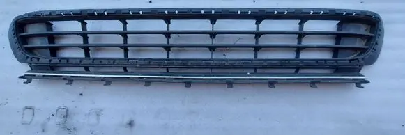 Volkswagen Golf VII Front bumper lower grill 5G0853677A