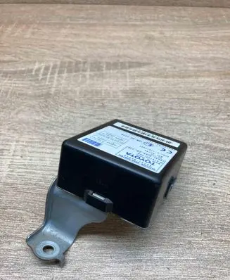 Toyota Corolla Verso AR10 Door control unit/module 897410F010 61B168000