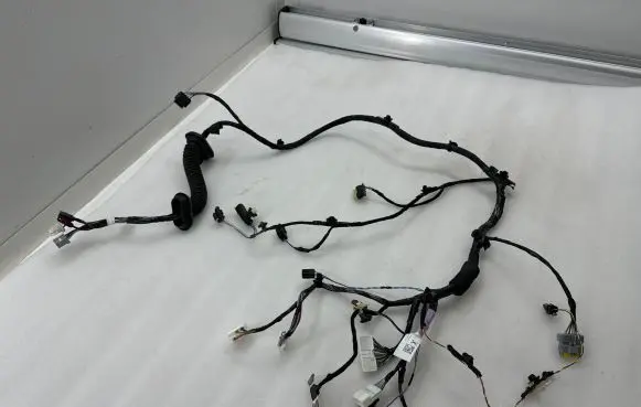 Tesla Model X Front door wiring loom 104725700D S15700711050 P1032432
