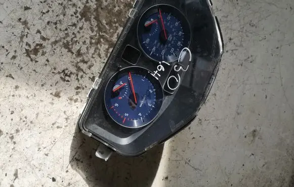 Volvo C30 Speedometer (instrument cluster) 30695998