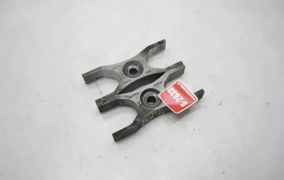 Volkswagen Caddy Fuel Injector clamp holder 04L216A