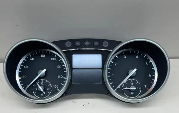 Mercedes-Benz GL X164 Speedometer (instrument cluster) A2C53168071 A1649008200