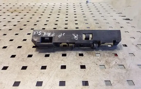 Audi A6 S6 C7 4G Front bumper mounting bracket 4G0853922B