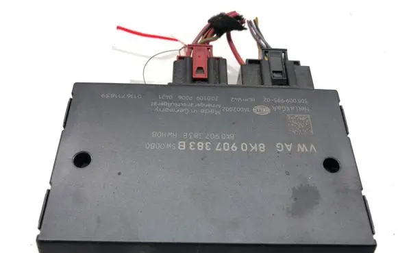 Audi A4 S4 B8 8K Tow bar trailer control unit/module 8K0907383B