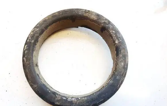 Volvo S60 Front coil spring rubber mount 9157503 2-920-00036-01